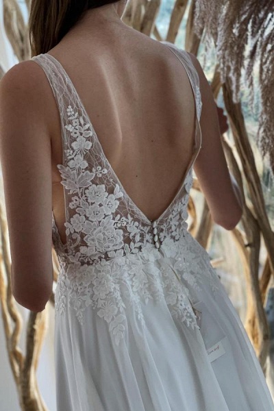 Elegant Long A-line V-neck Tulle Floral Lace Backless Wedding Dress_4